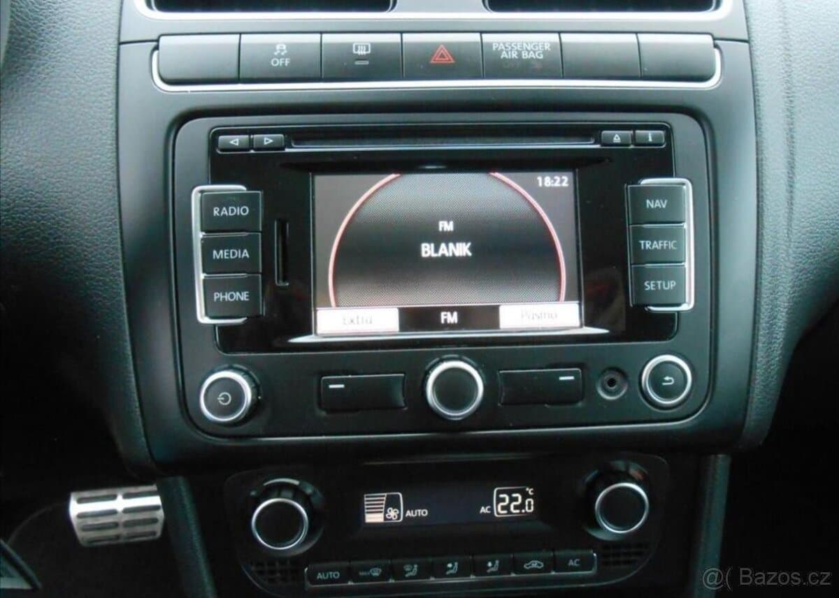 2011 Volkswagen POLO - 14