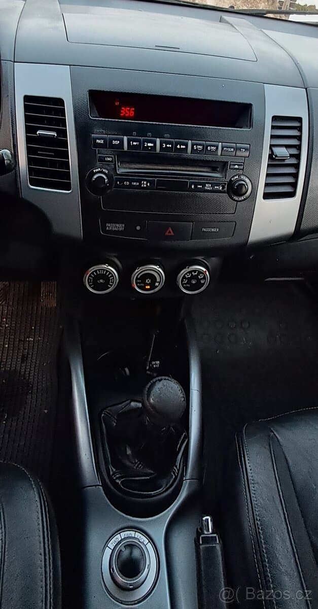 Peugeot 4007 - 14