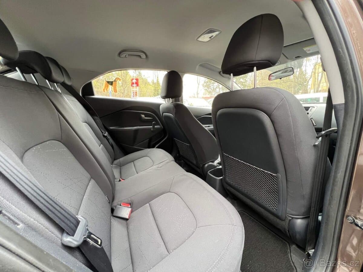 2011 Kia RIO - 14