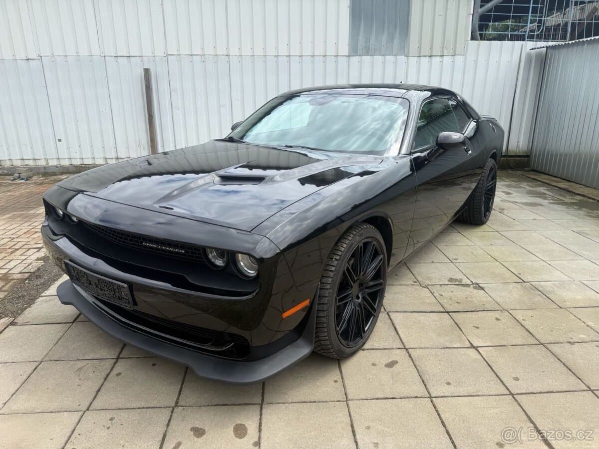 2017 Dodge CHALLENGER - 14