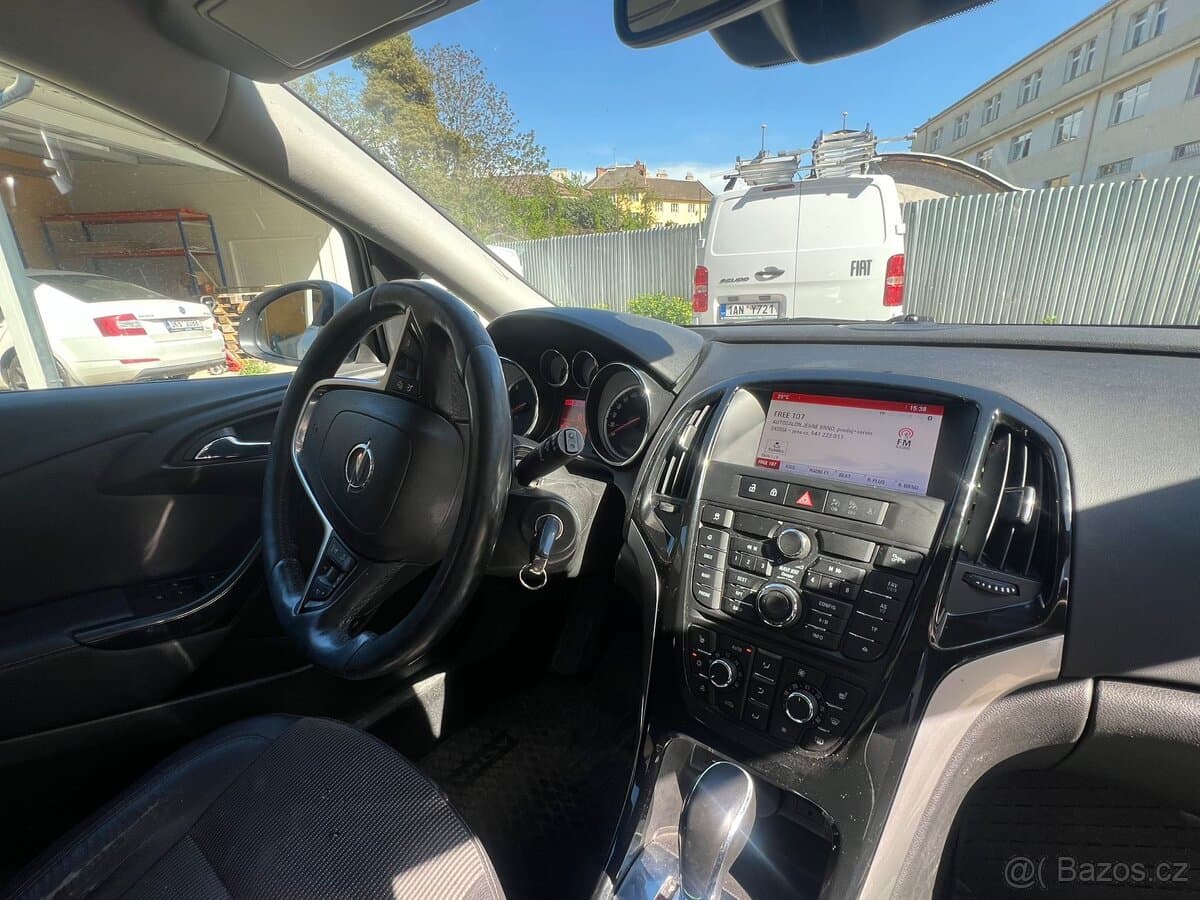2015 Opel ASTRA - 14