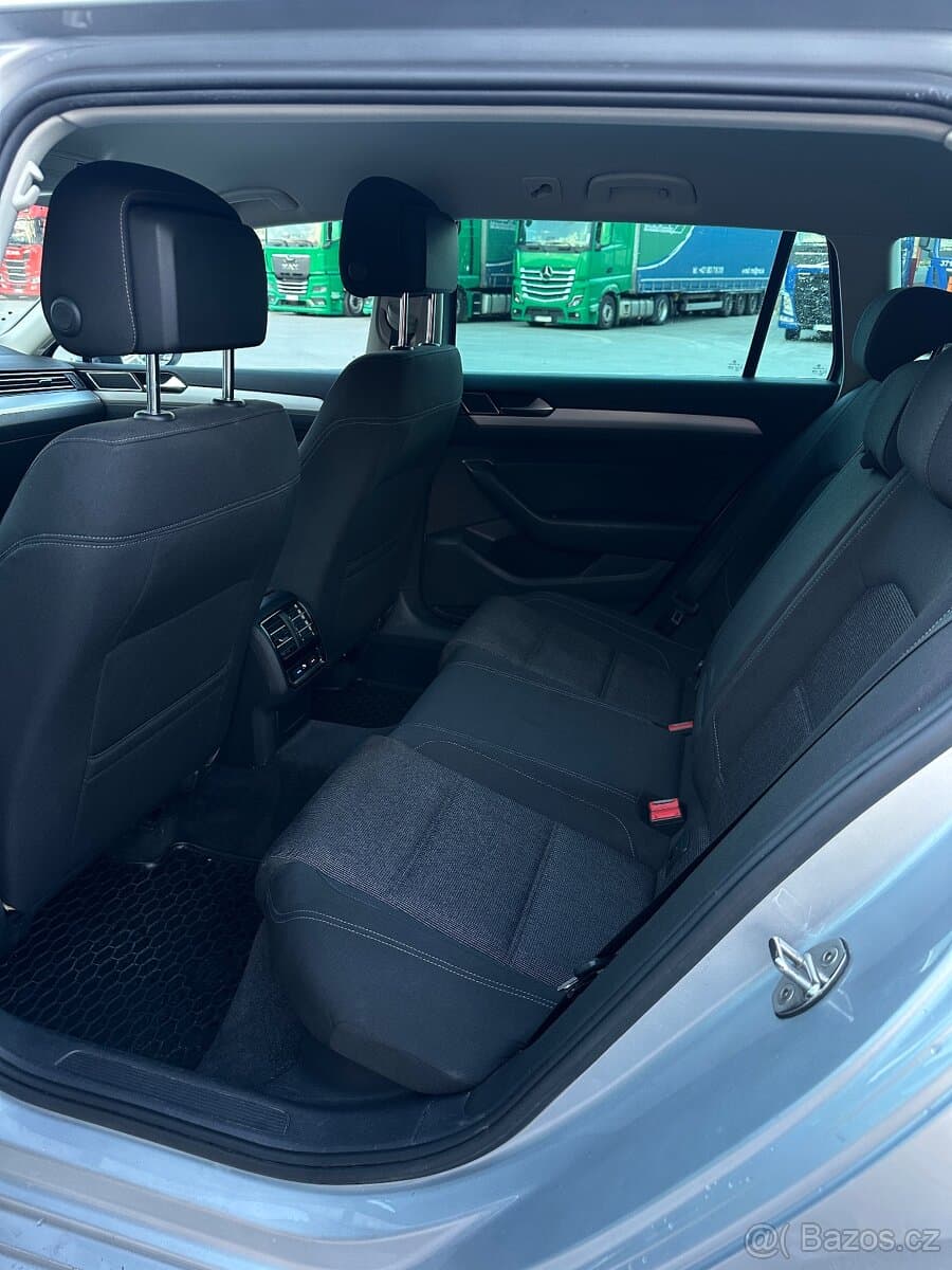 2017 Volkswagen PASSAT - 14