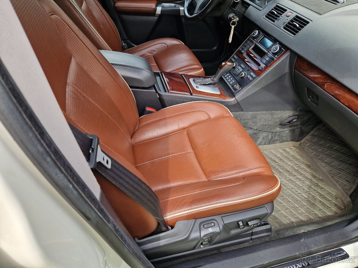 2010 Volvo XC90 - 14