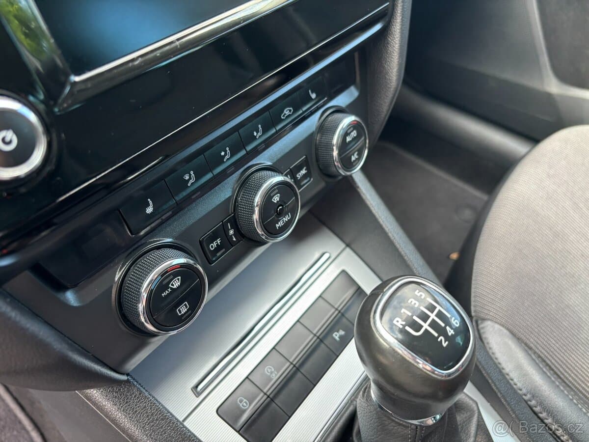 2015 Škoda OCTAVIA - 14