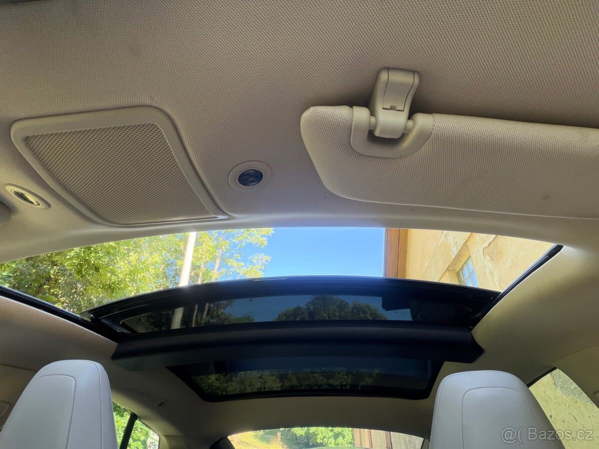 2014 Tesla MODEL S - 14
