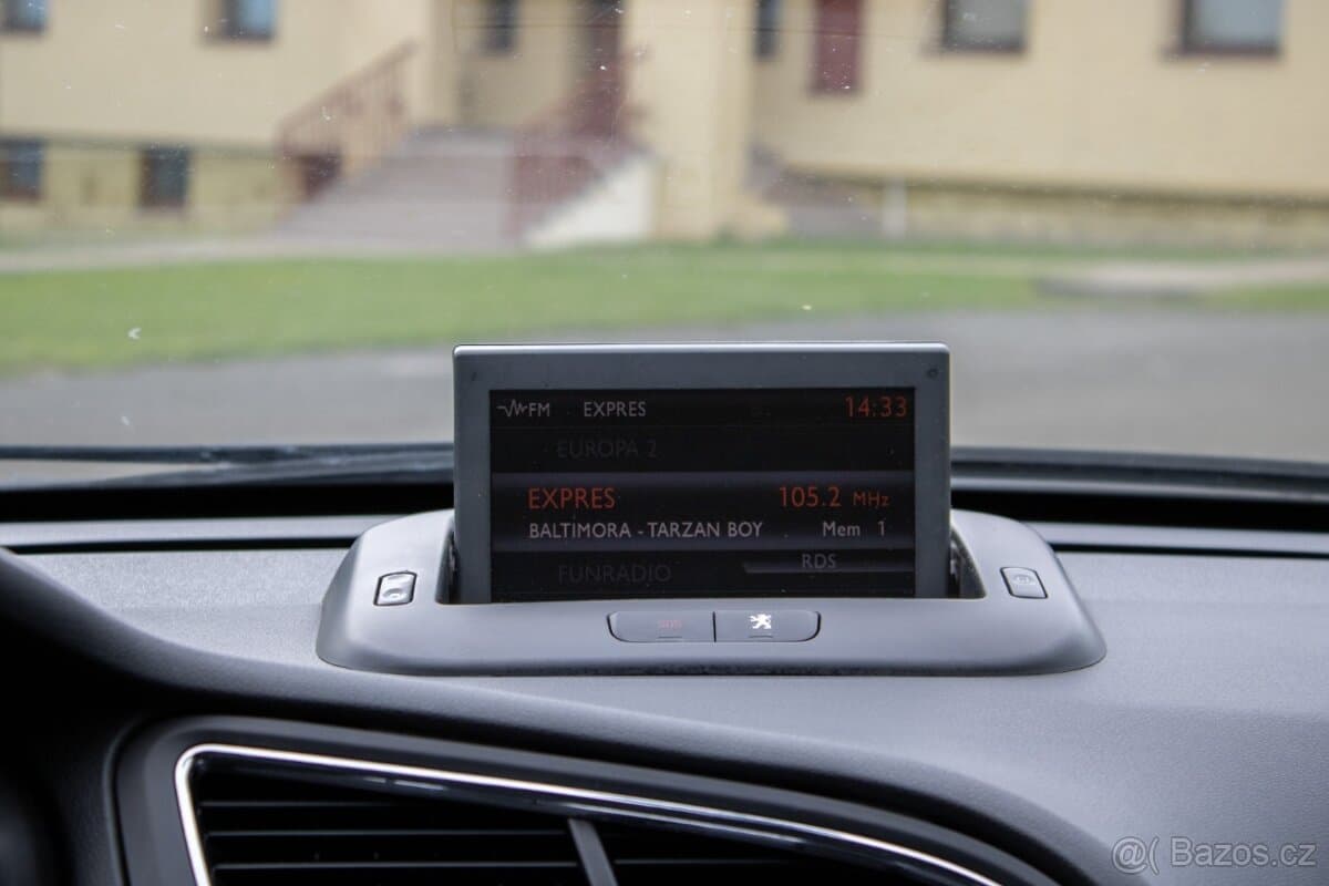 2011 Peugeot 5008 - 14