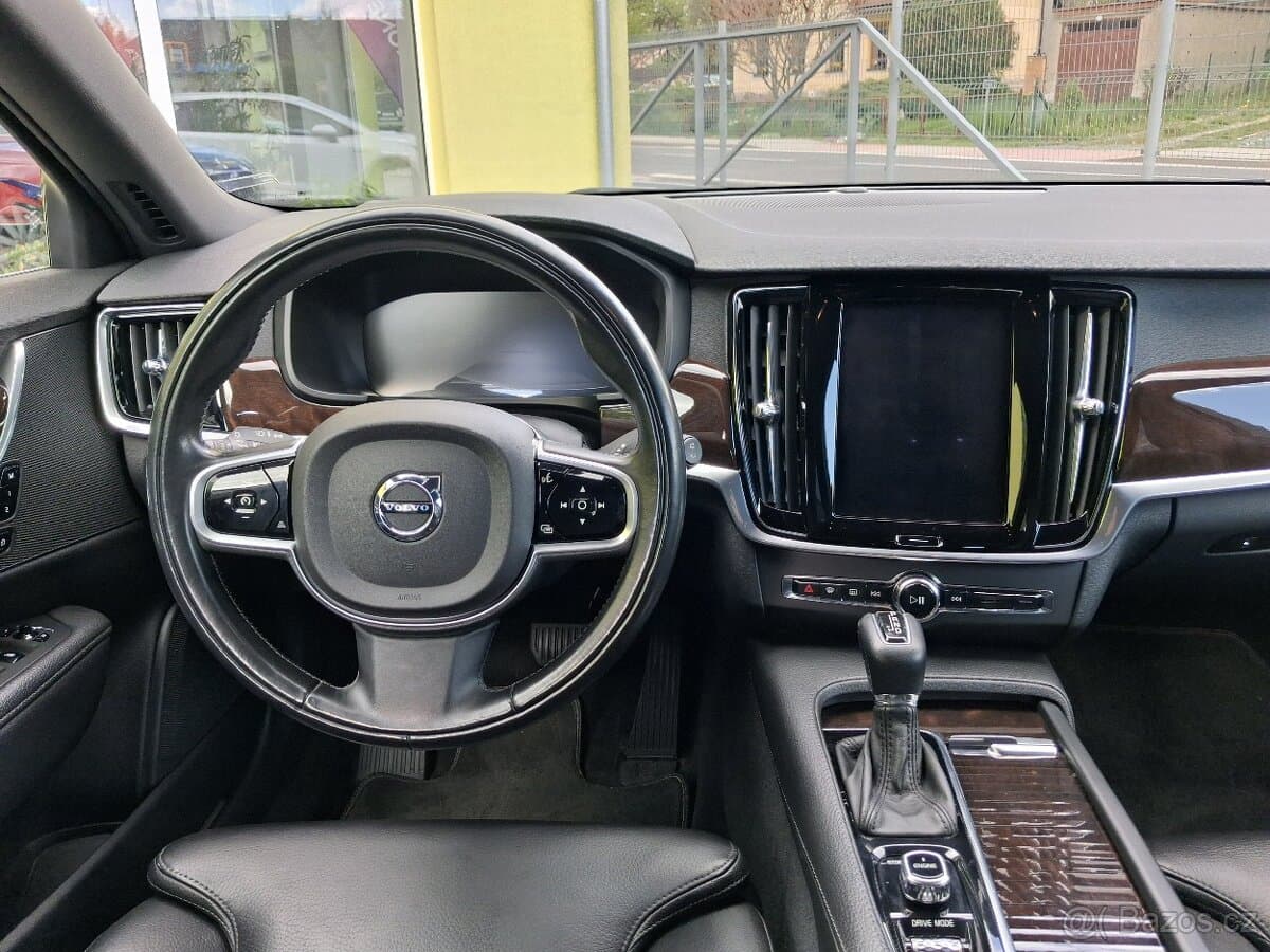 2017 Volvo V90 - 14