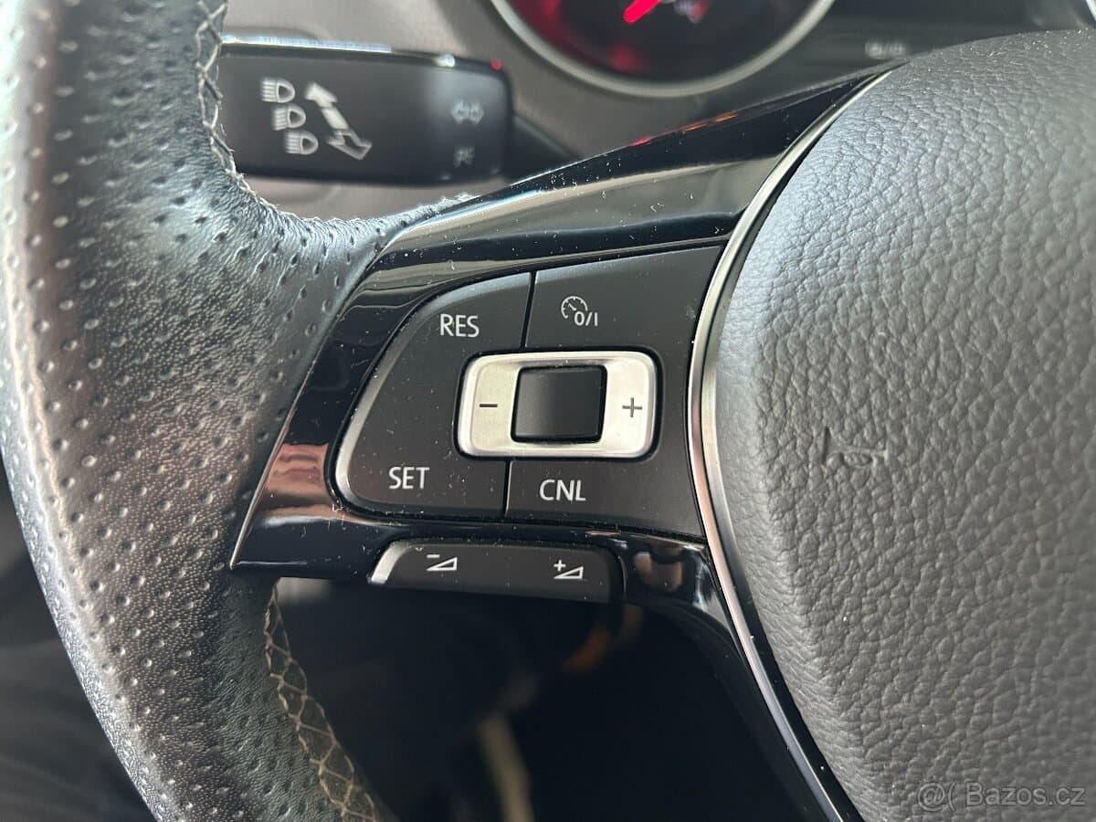 2016 Volkswagen POLO - 14