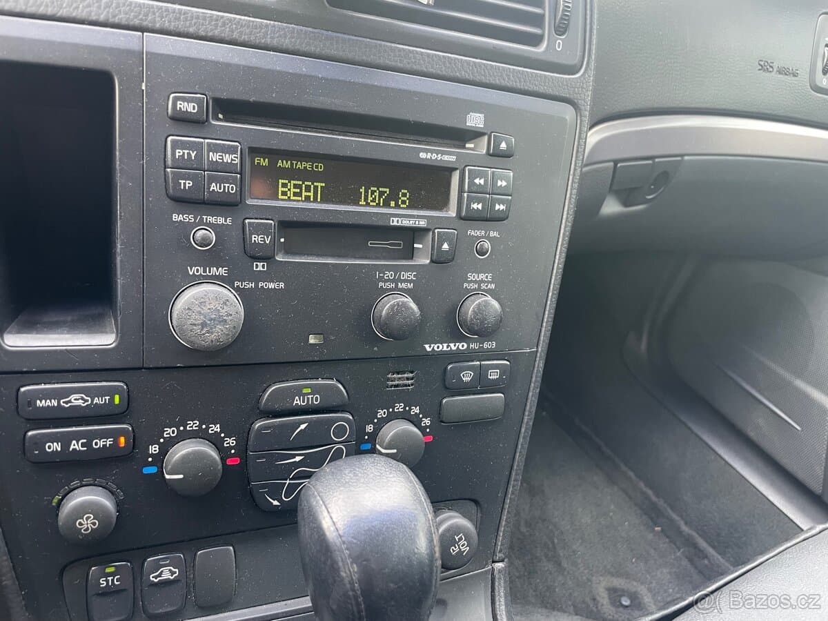 2004 Volvo V70 - 14