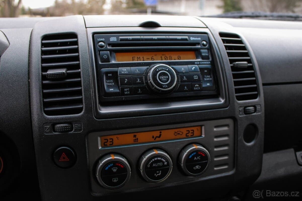 2009 Nissan NAVARA - 14