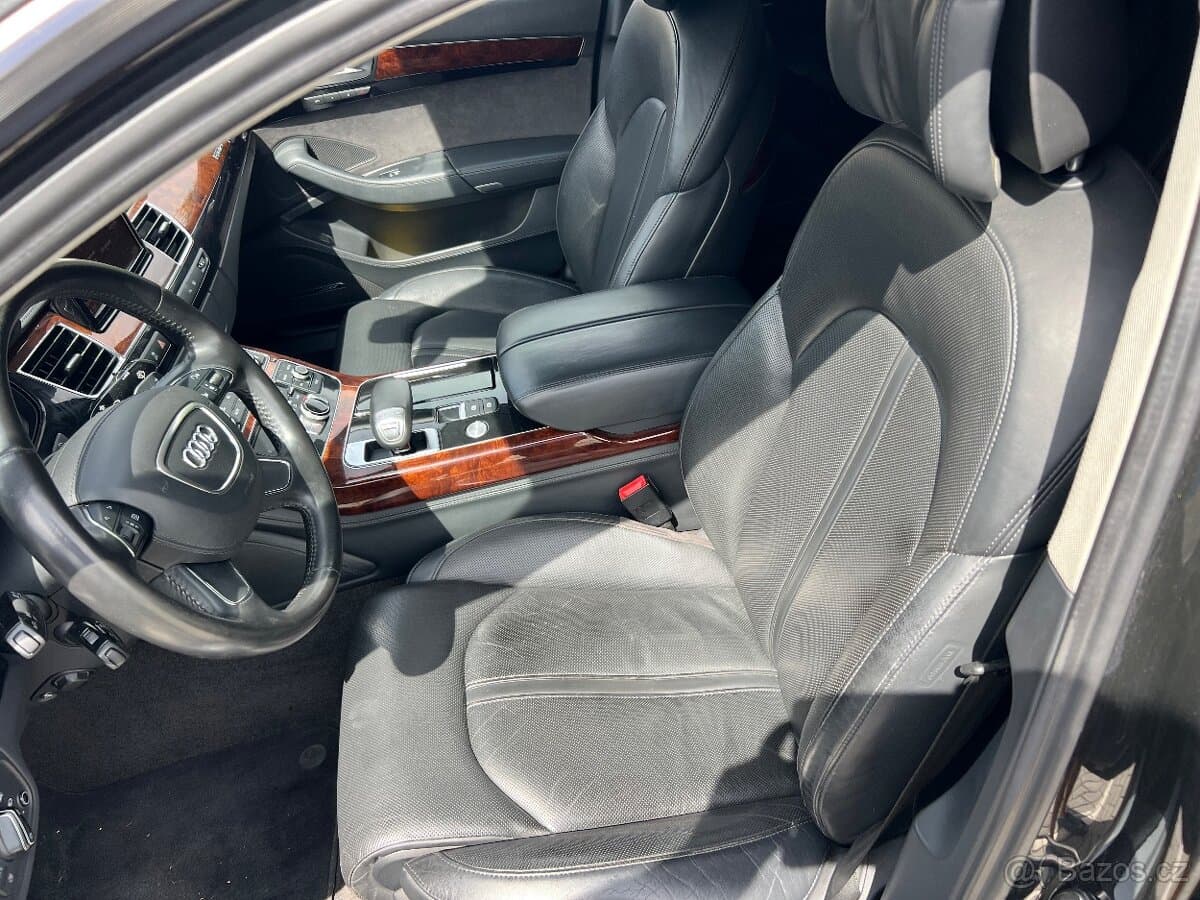 2010 Audi A8 - 14