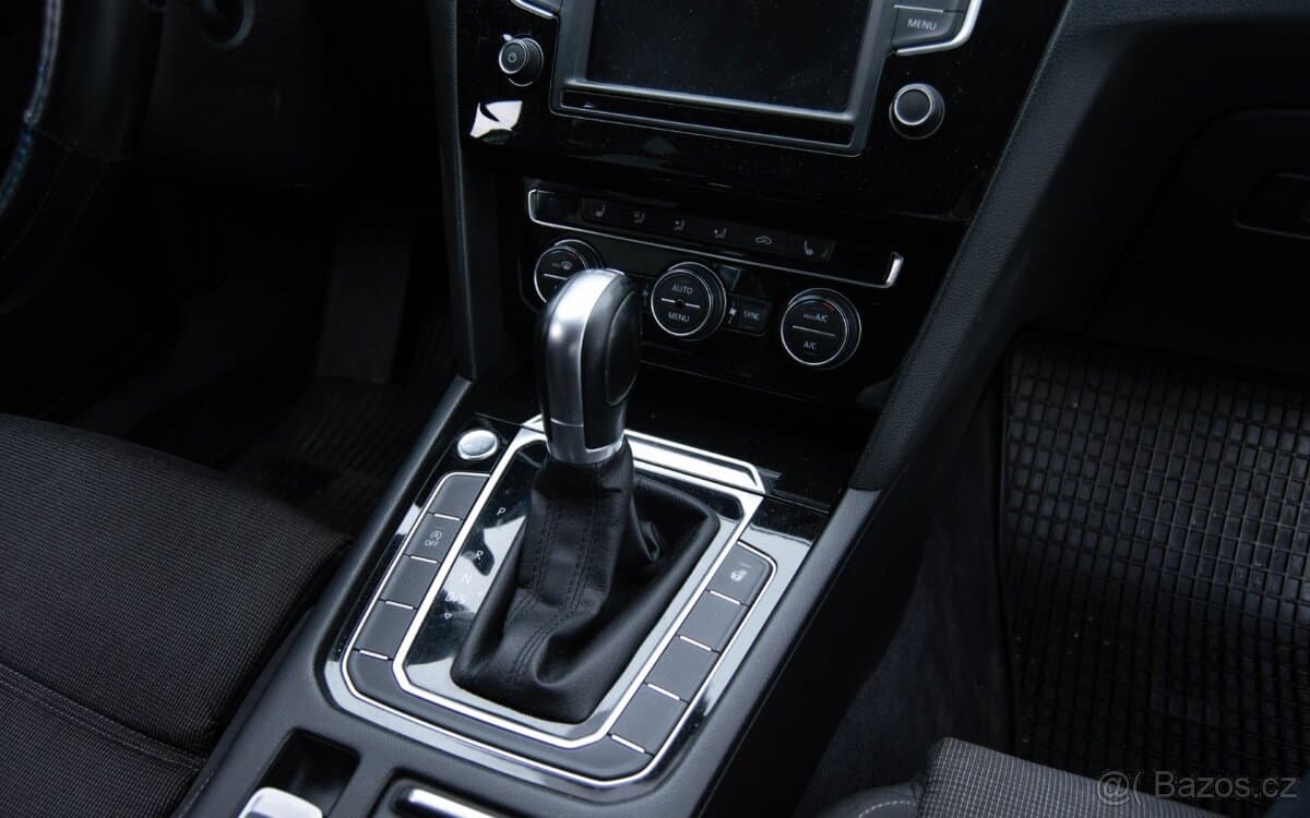 2016 Volkswagen PASSAT - 14