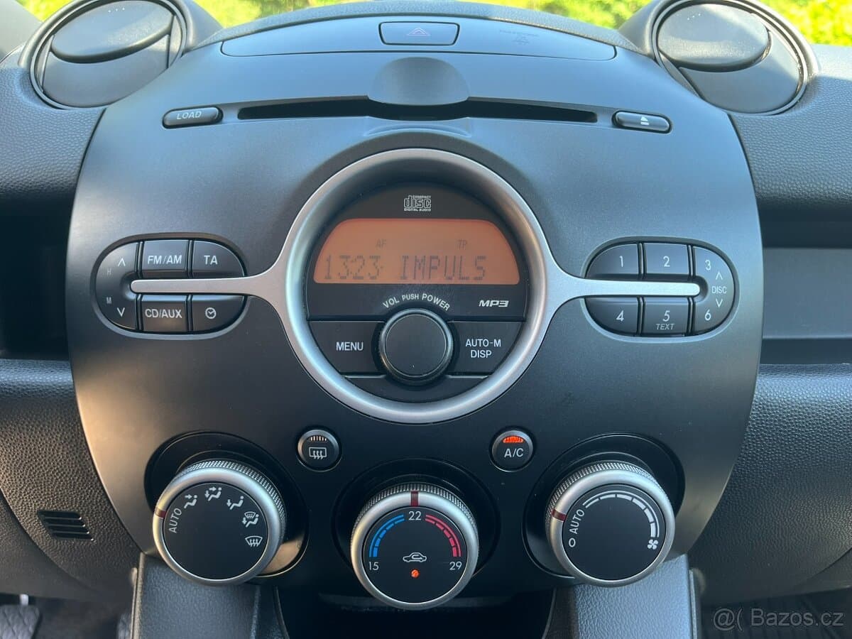 2010 Mazda 2 - 14