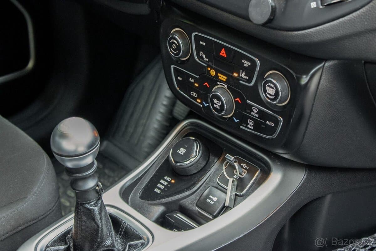 2020 Jeep COMPASS - 14