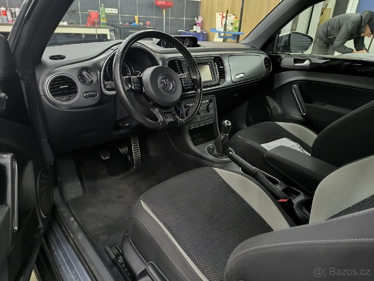 2016 Volkswagen BEETLE - 14