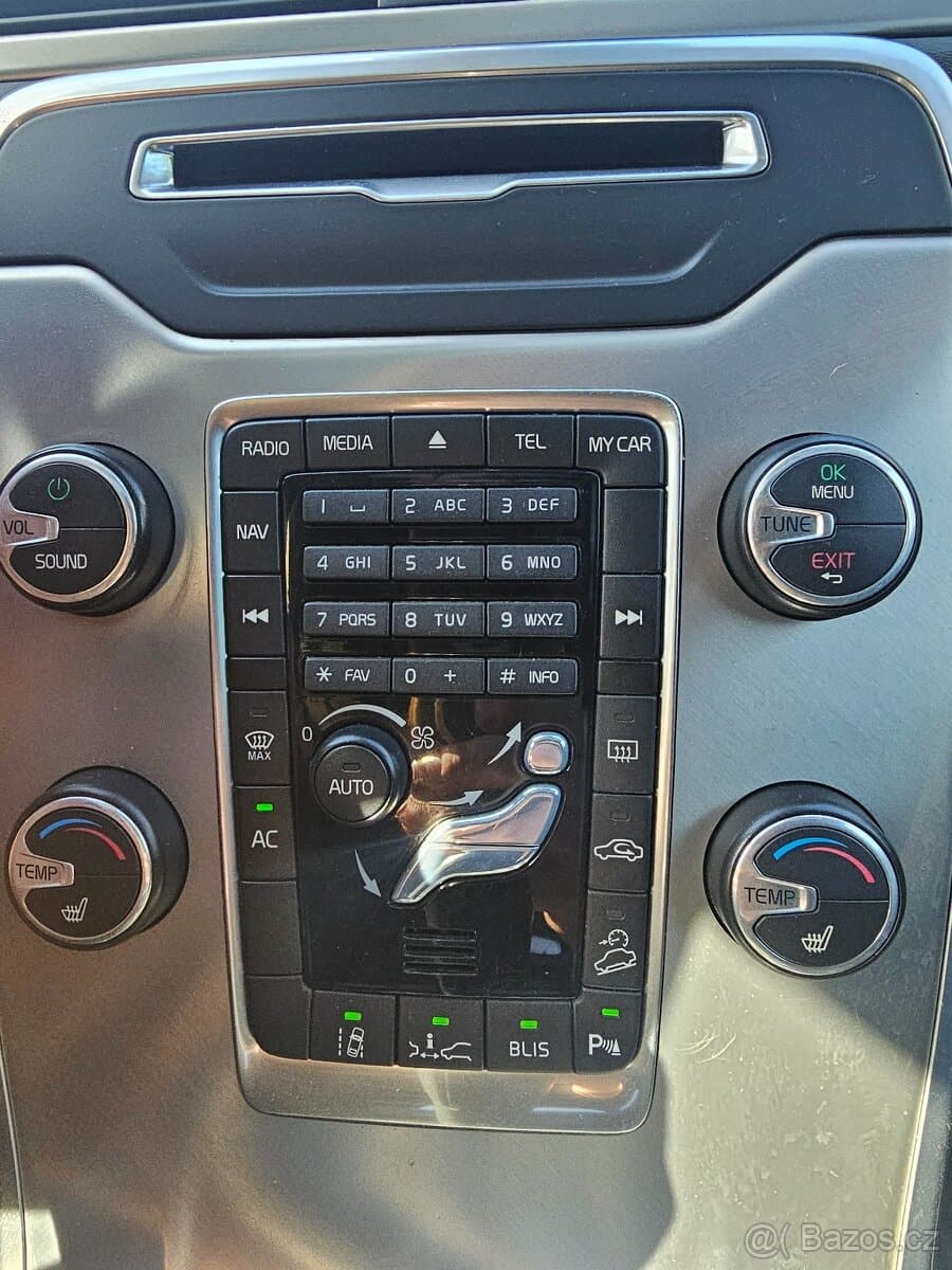 2014 Volvo XC70 - 14