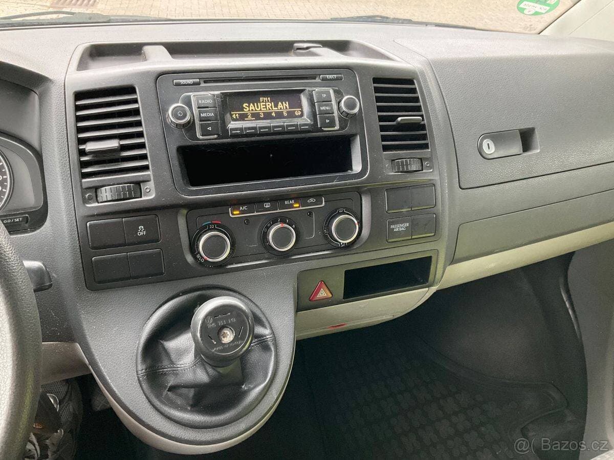 2012 Volkswagen CARAVELLE - 14