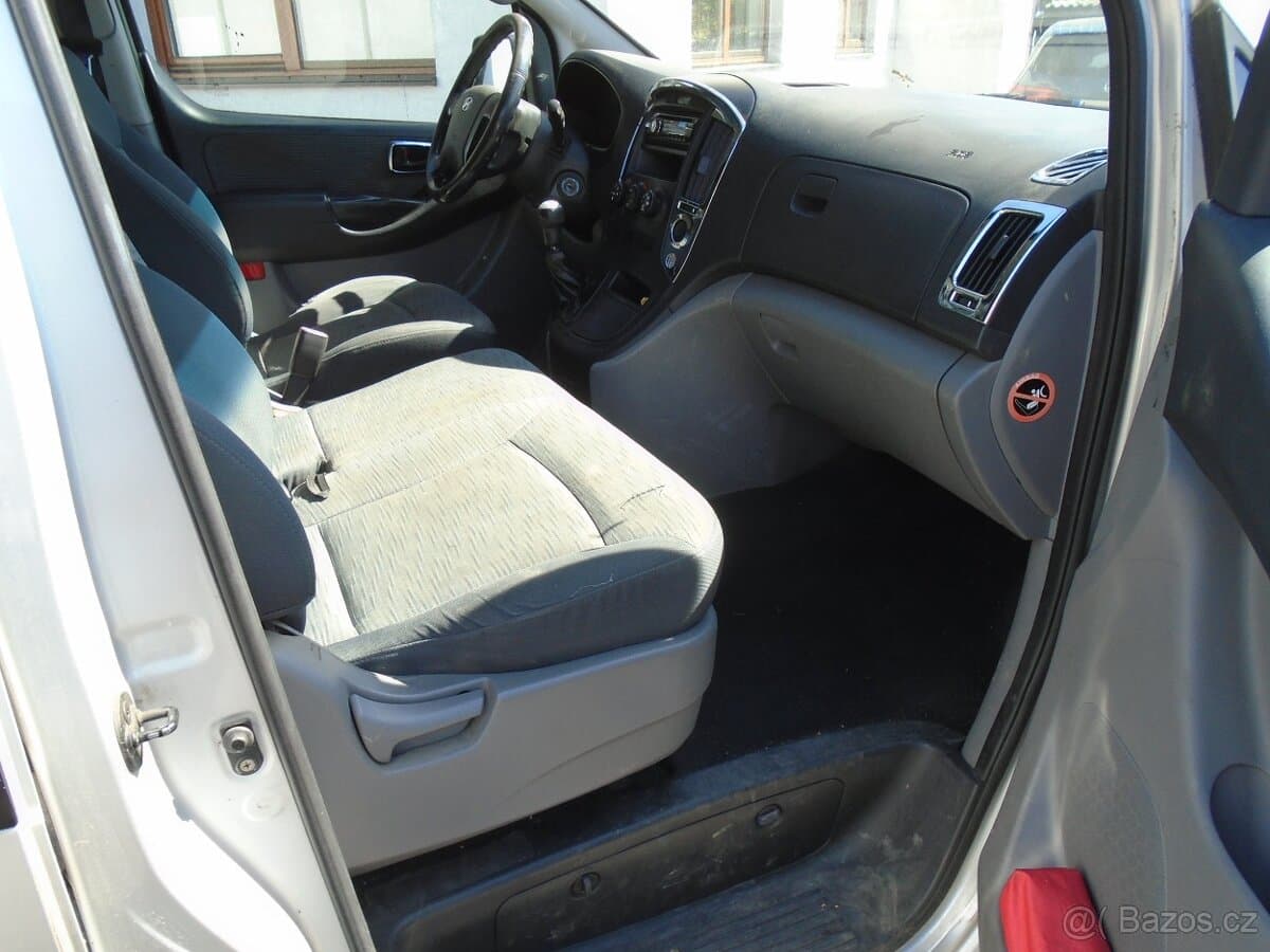 2009 Hyundai H-1 - 14