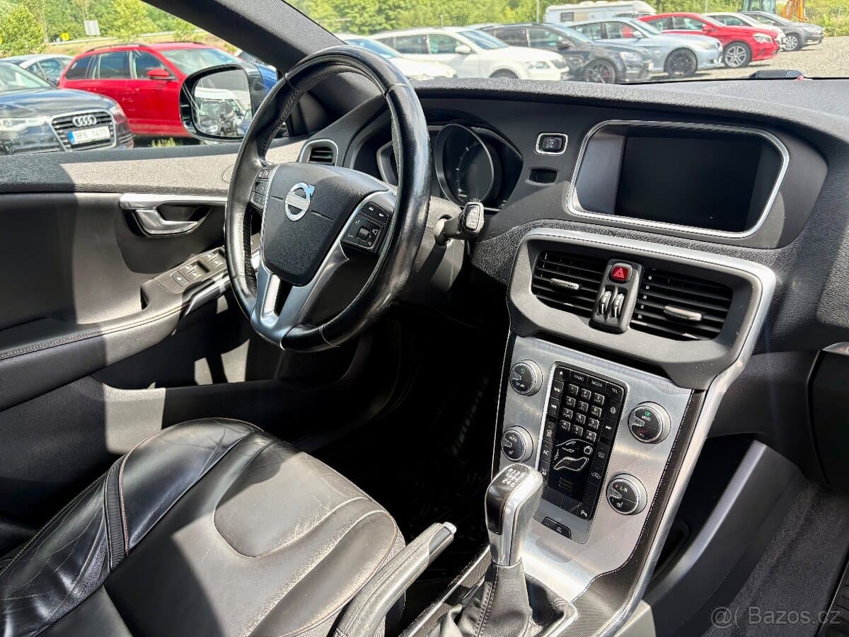 2016 Volvo V40 - 14