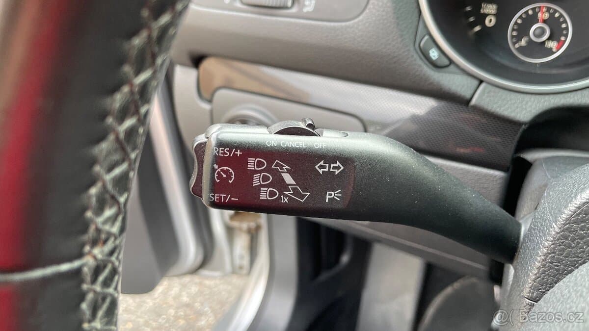 2011 Volkswagen GOLF - 14