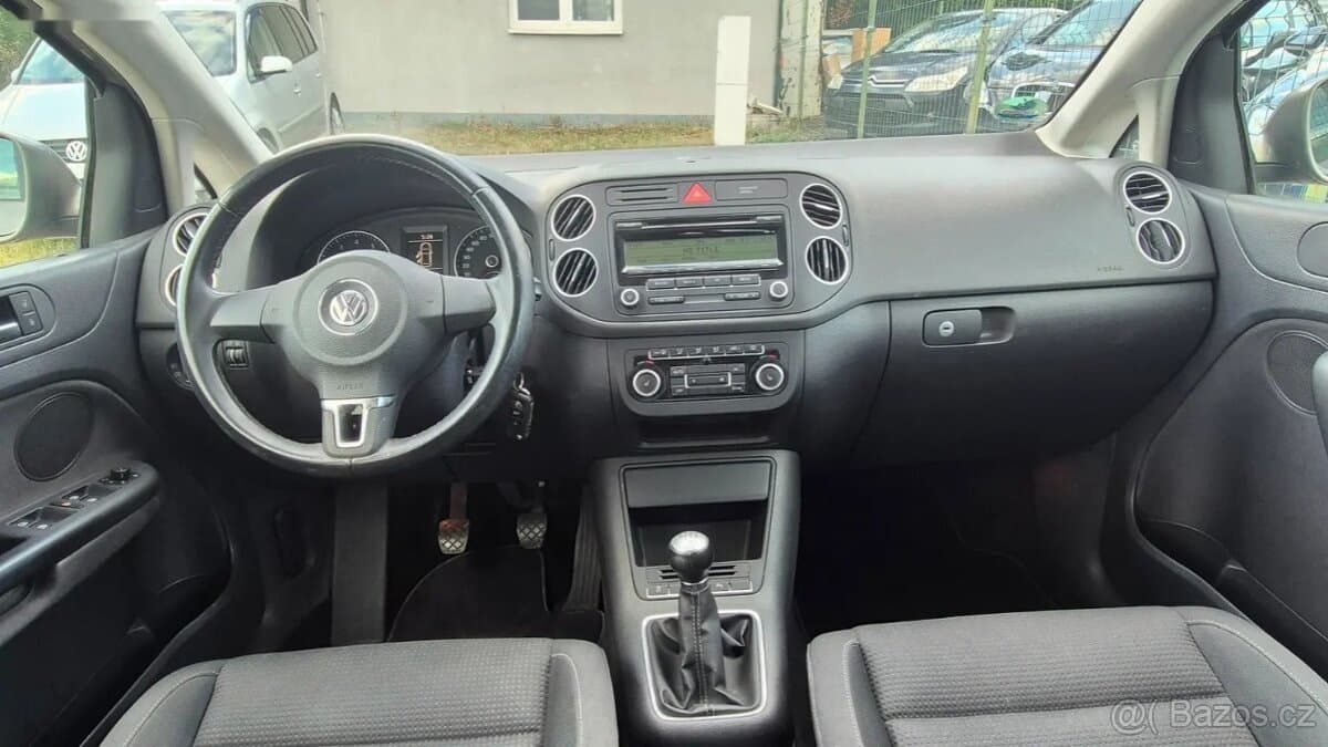 2010 Volkswagen GOLF - 14