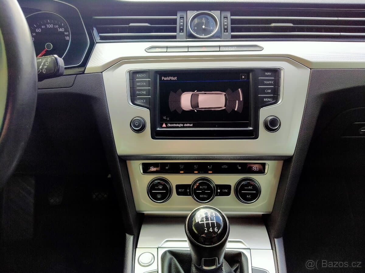 2016 Volkswagen PASSAT - 15