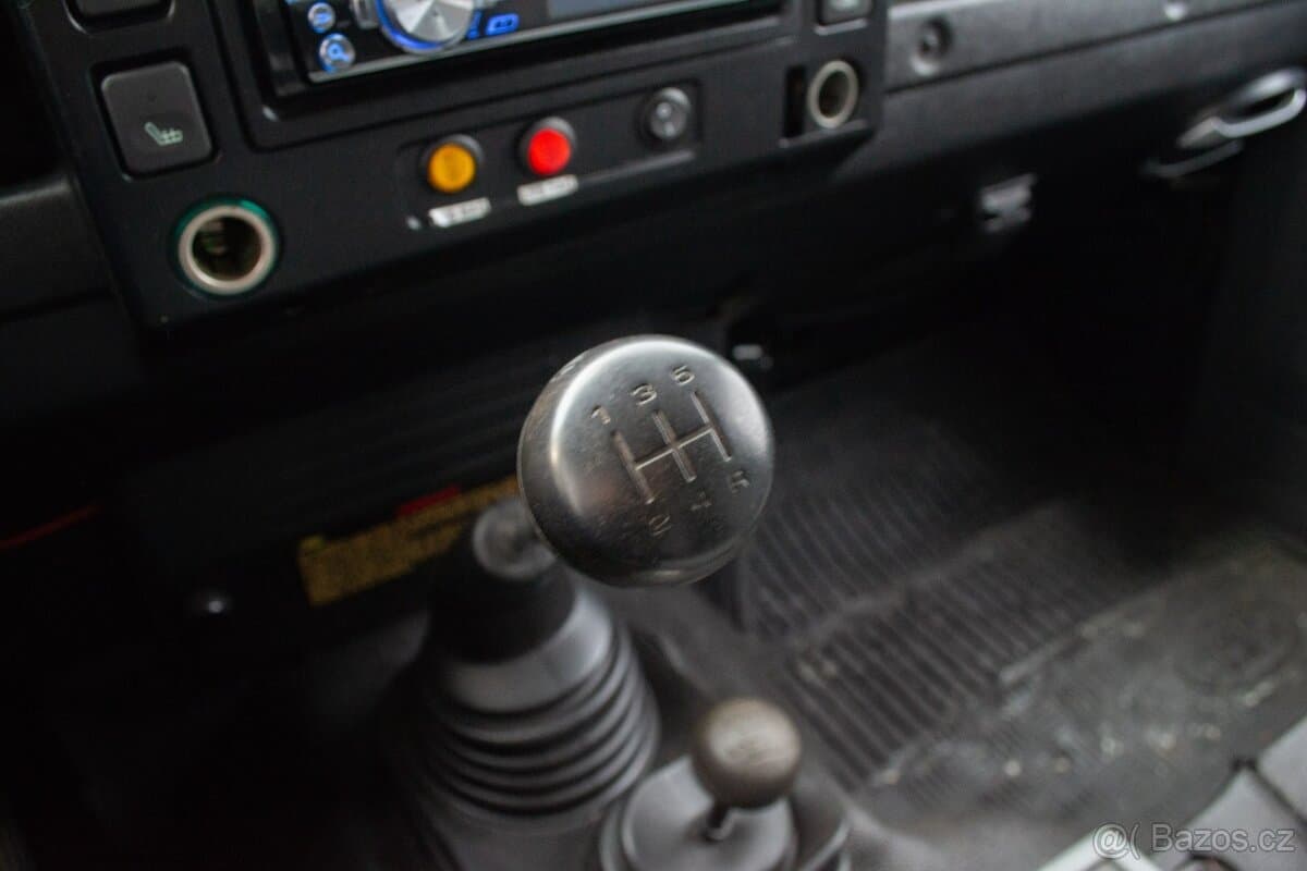 2002 Land Rover DEFENDER - 15