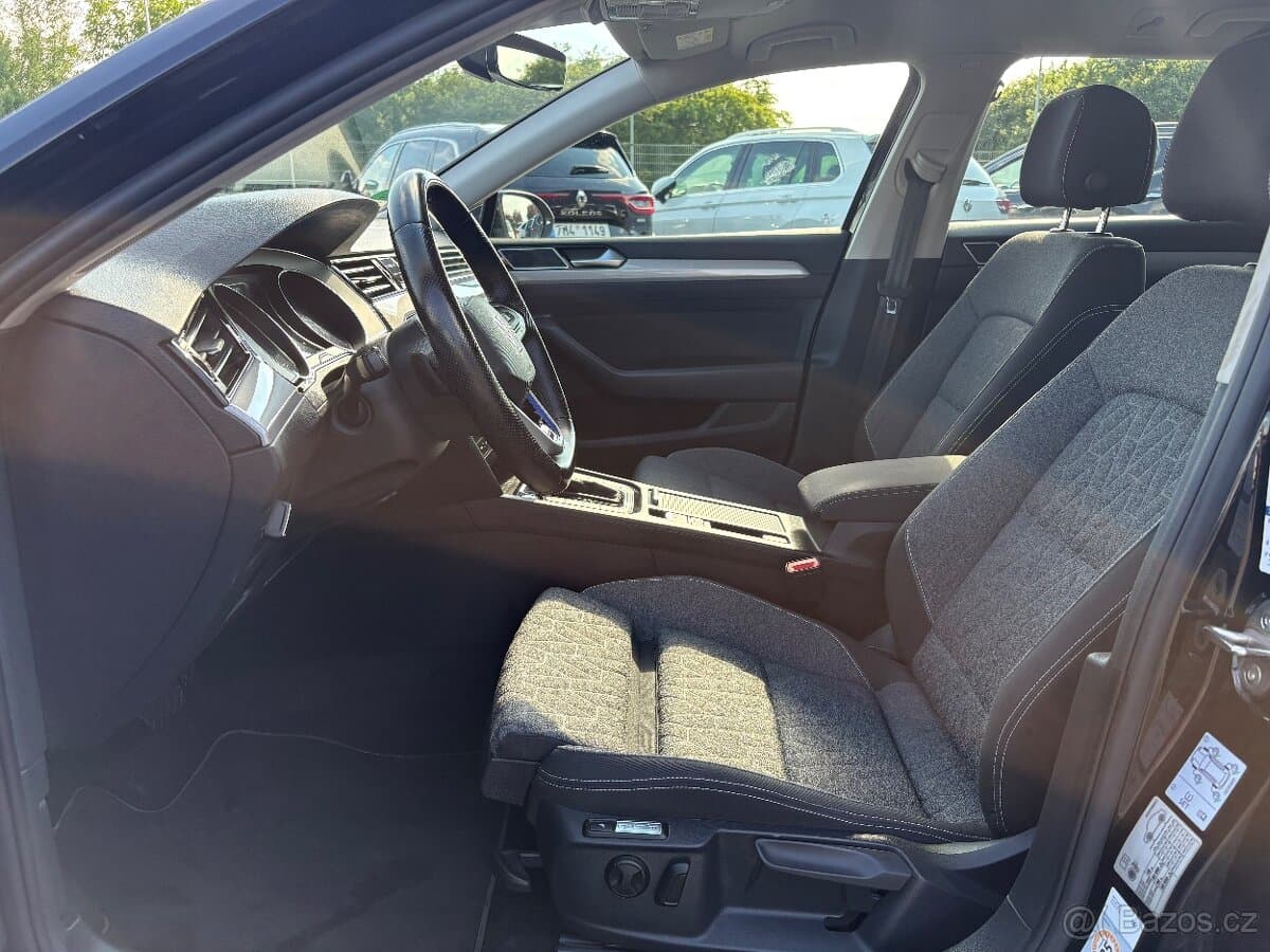 2022 Volkswagen PASSAT - 15