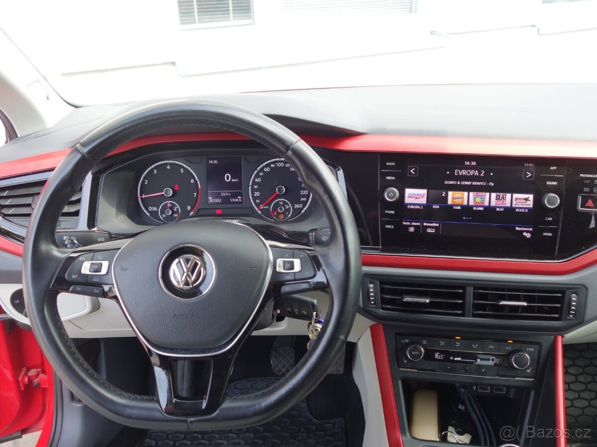 2018 Volkswagen POLO - 15