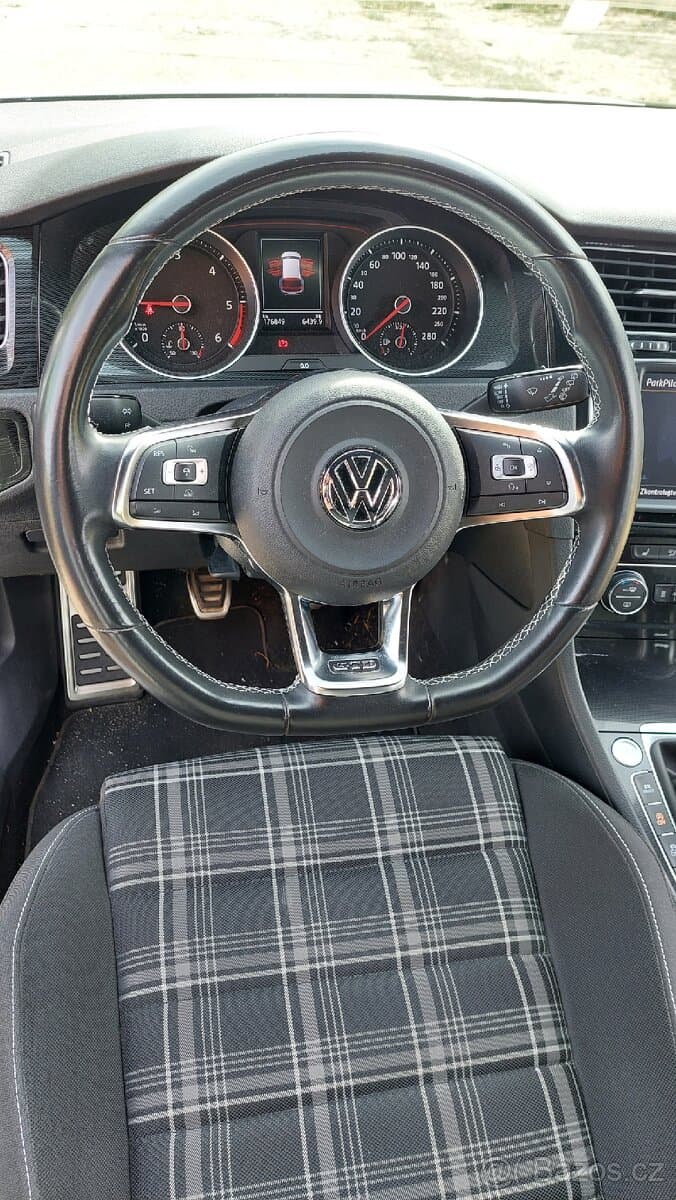 2015 Volkswagen GOLF - 15