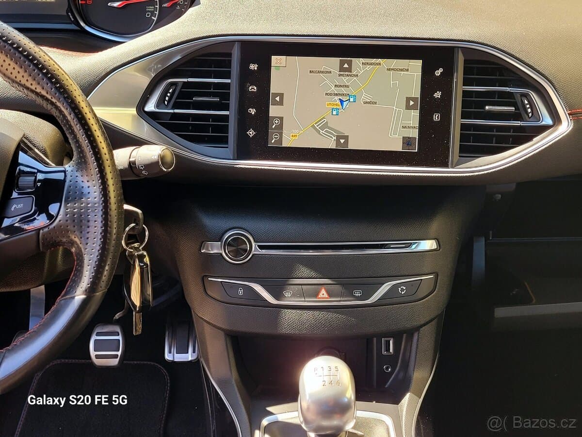 2016 Peugeot 308 - 15