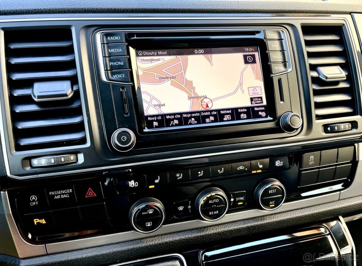 2015 Volkswagen MULTIVAN - 15