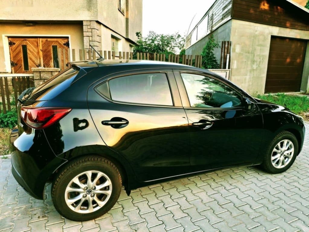 2015 Mazda 2 - 15