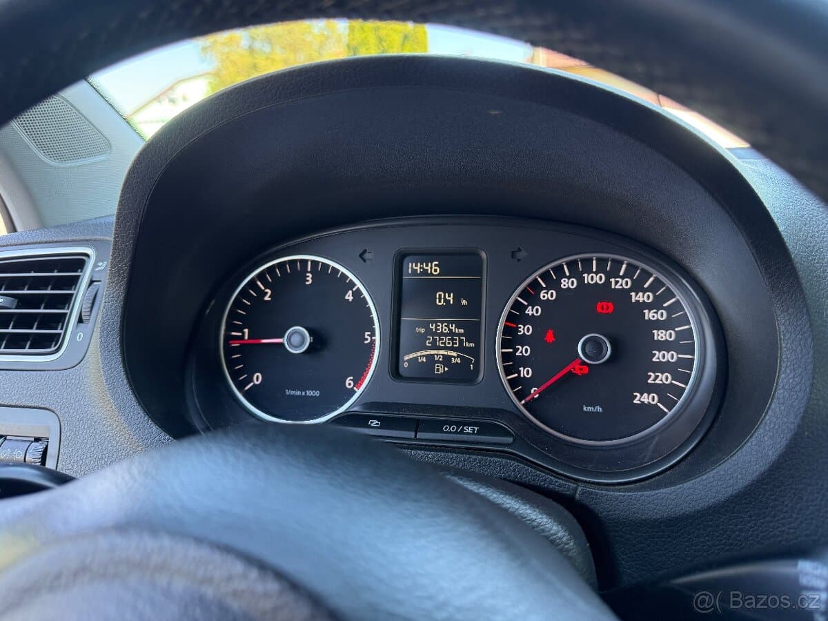 2011 Volkswagen POLO - 15