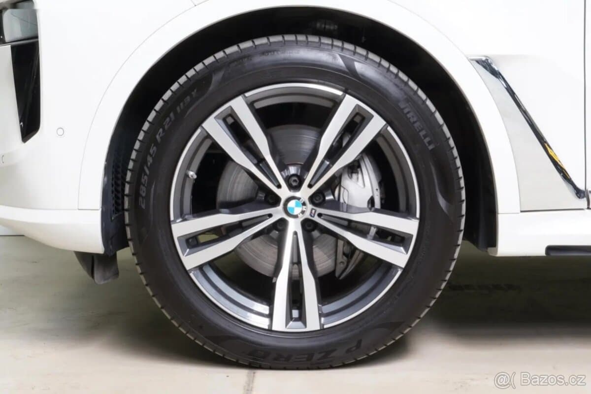 2024 BMW X7 - 15