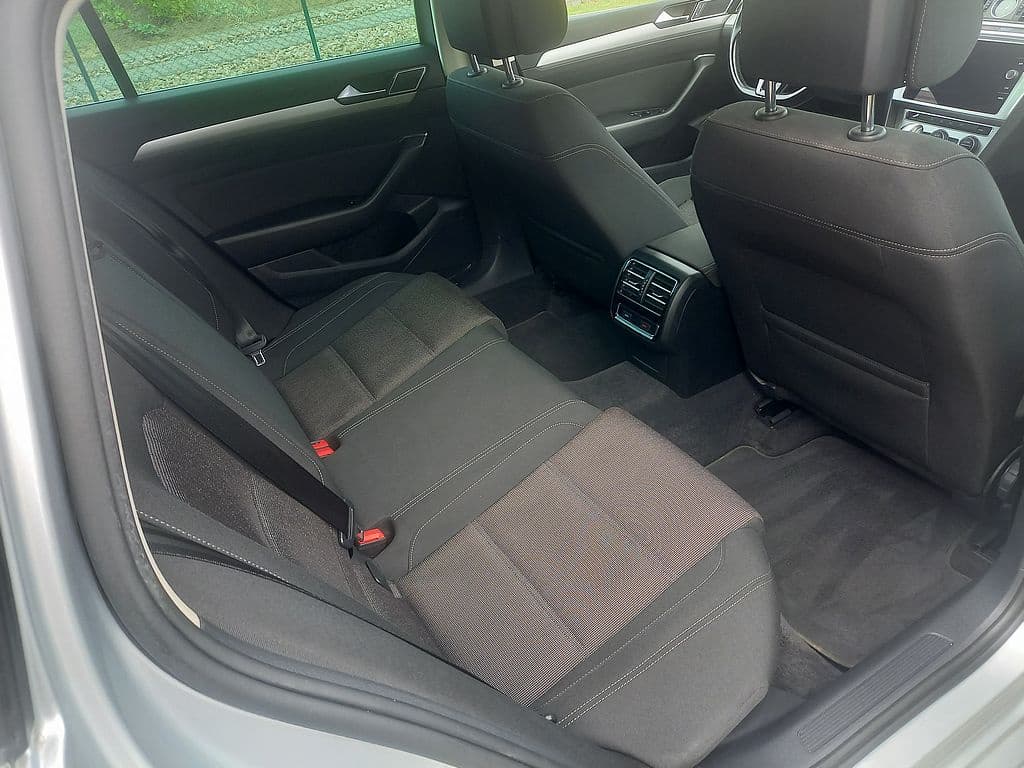 2019 Volkswagen PASSAT - 15
