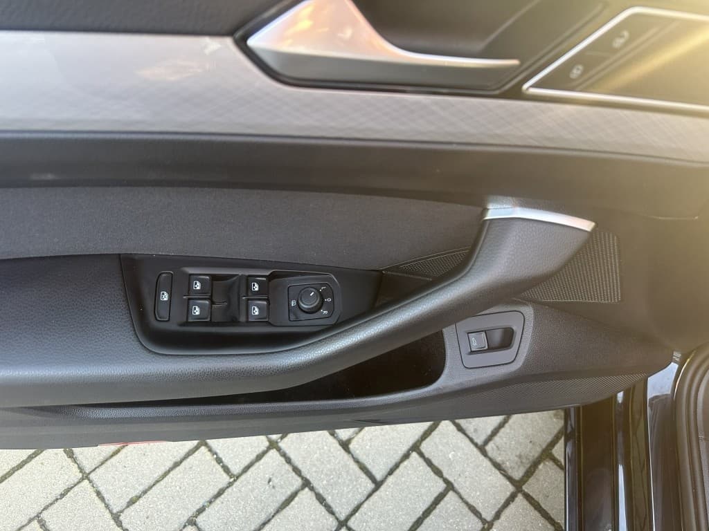 2022 Volkswagen PASSAT - 15