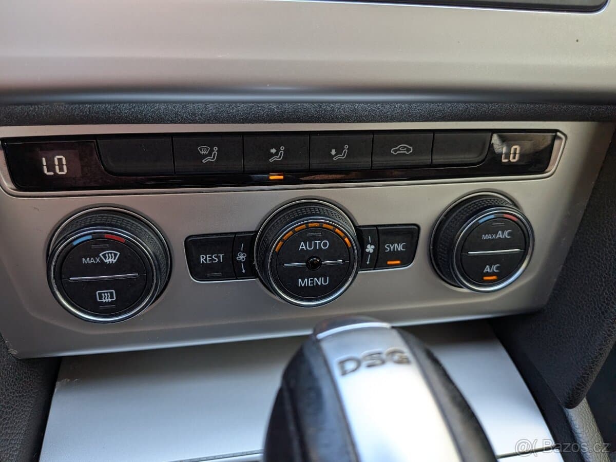 2017 Volkswagen PASSAT - 15