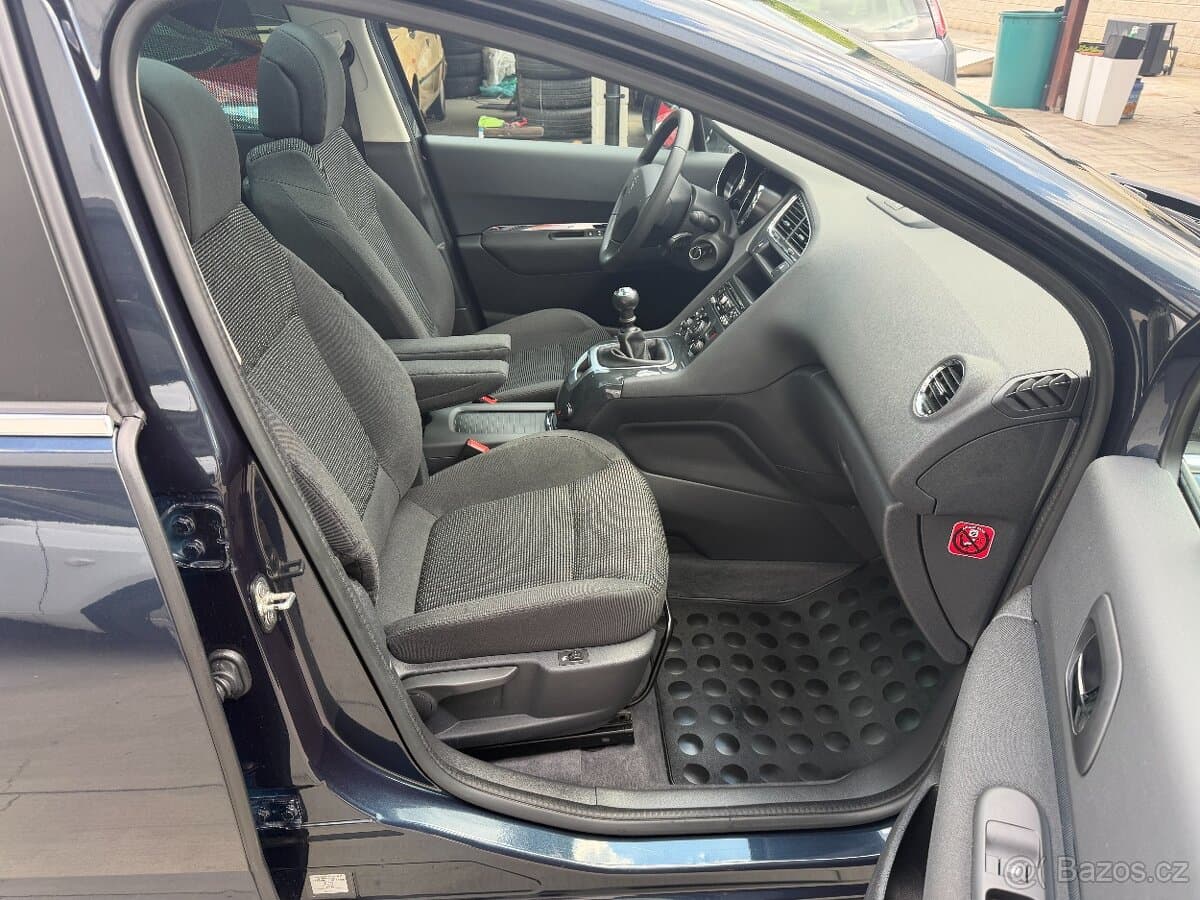 2013 Peugeot 5008 - 15