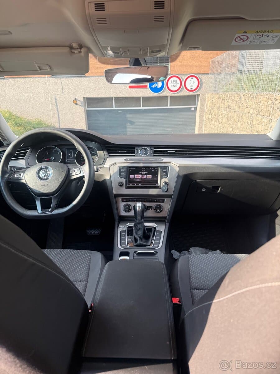 2015 Volkswagen PASSAT - 15