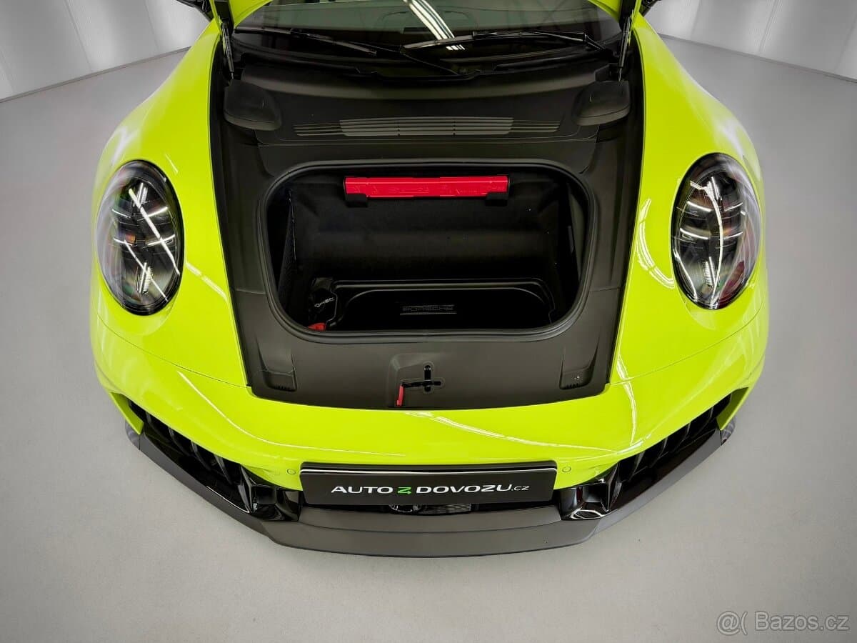 2026 Porsche 911 - 15