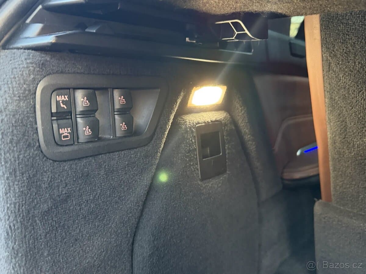 2019 BMW X7 - 15