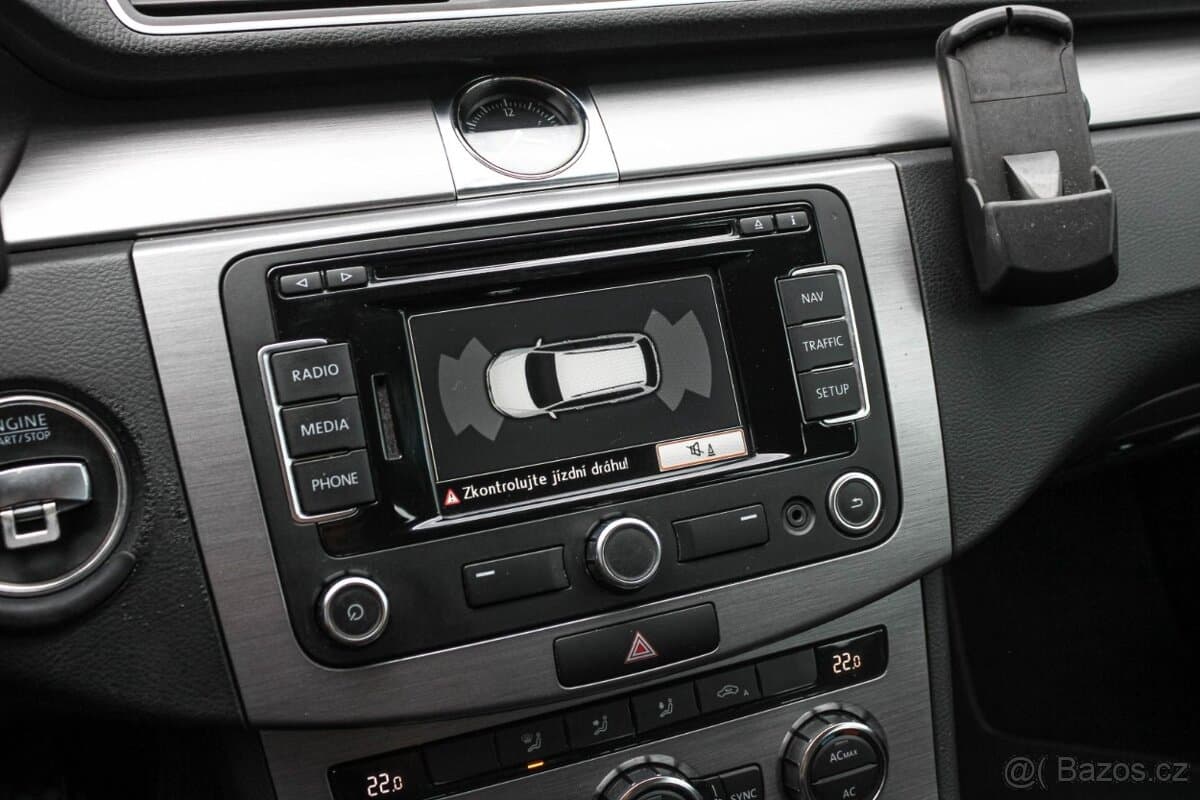 2012 Volkswagen PASSAT - 15
