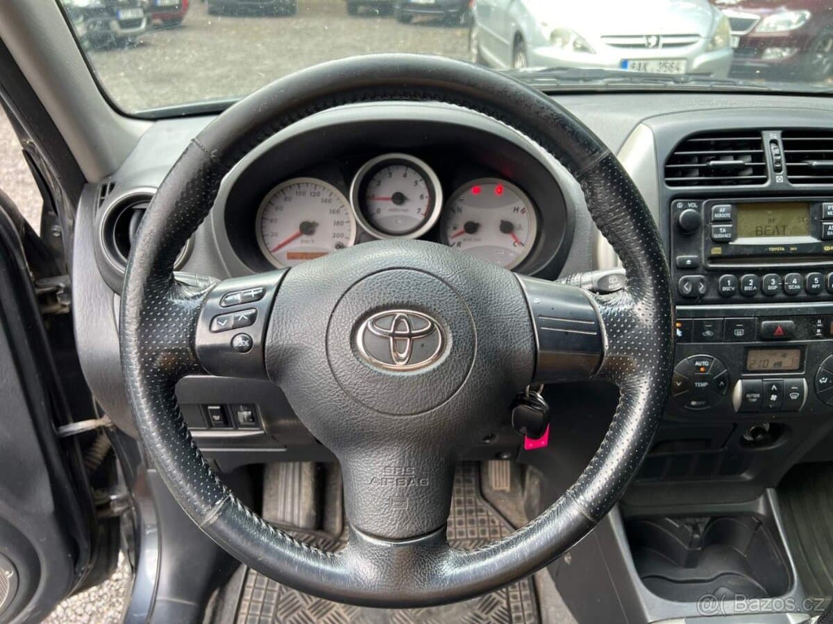 2005 Toyota RAV4 - 15