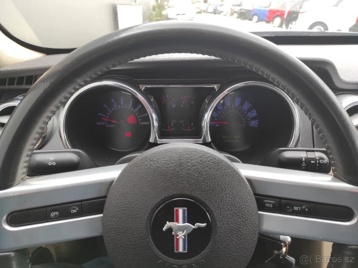 2009 Ford MUSTANG - 15