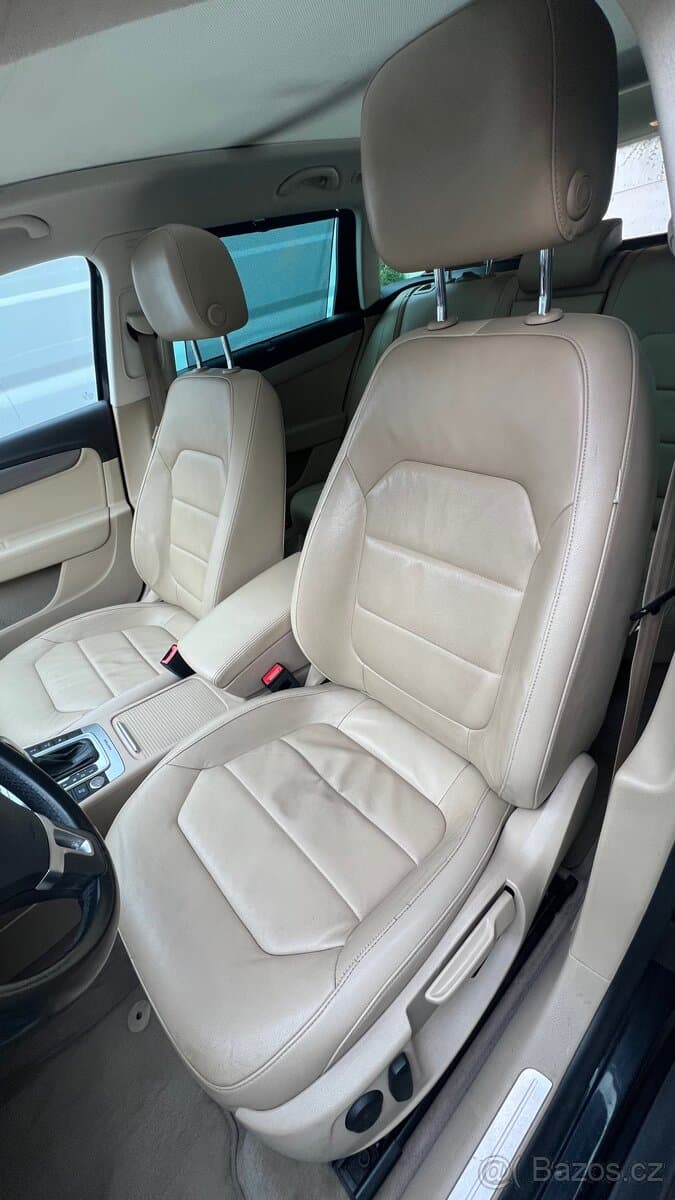 2012 Volkswagen PASSAT - 15