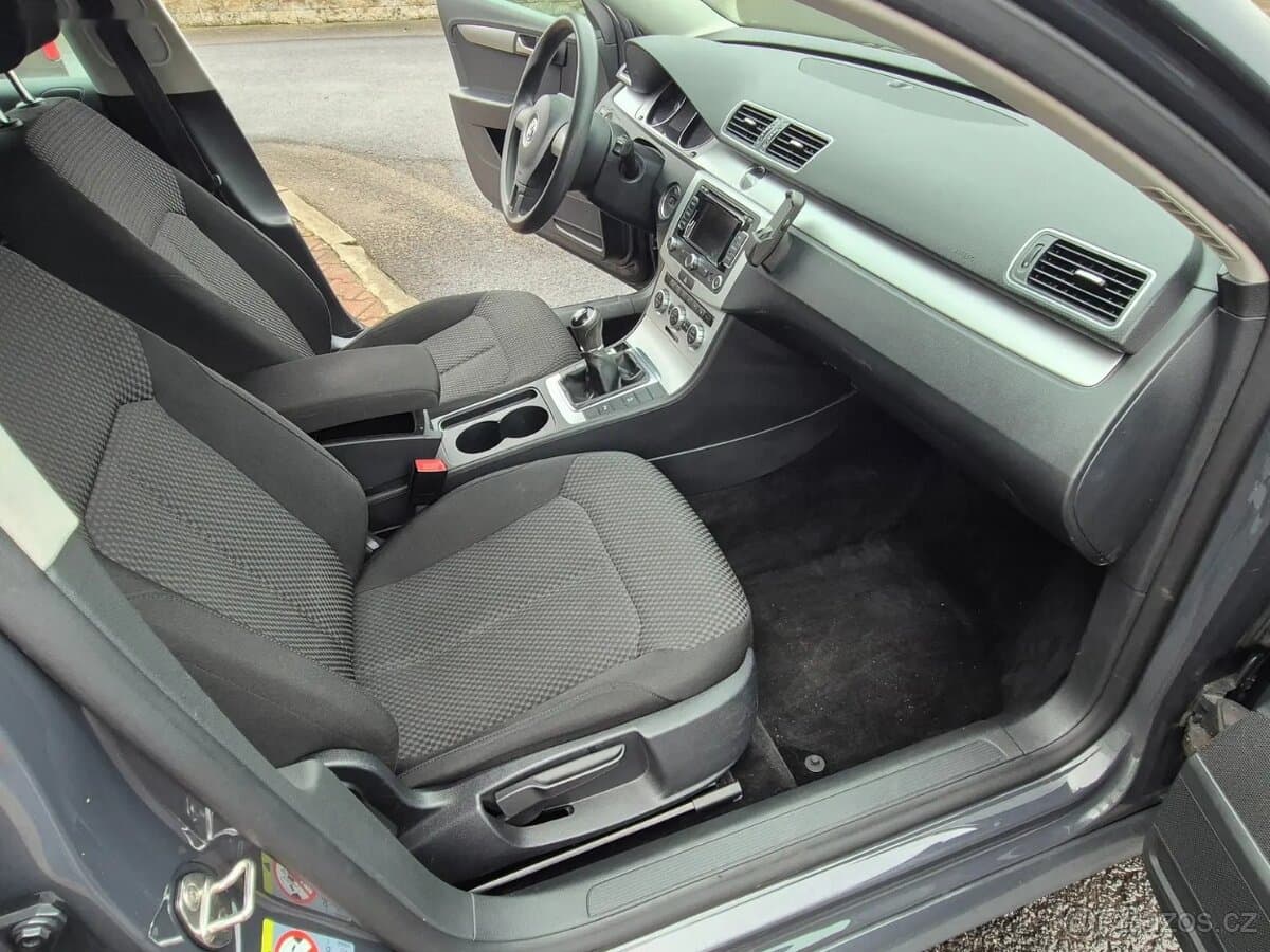 2012 Volkswagen PASSAT - 15