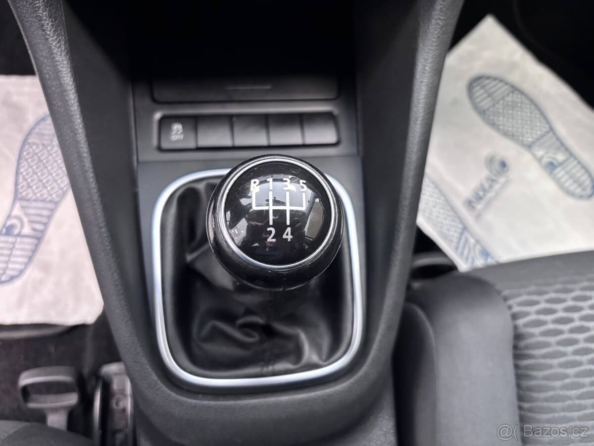 2011 Volkswagen GOLF - 15