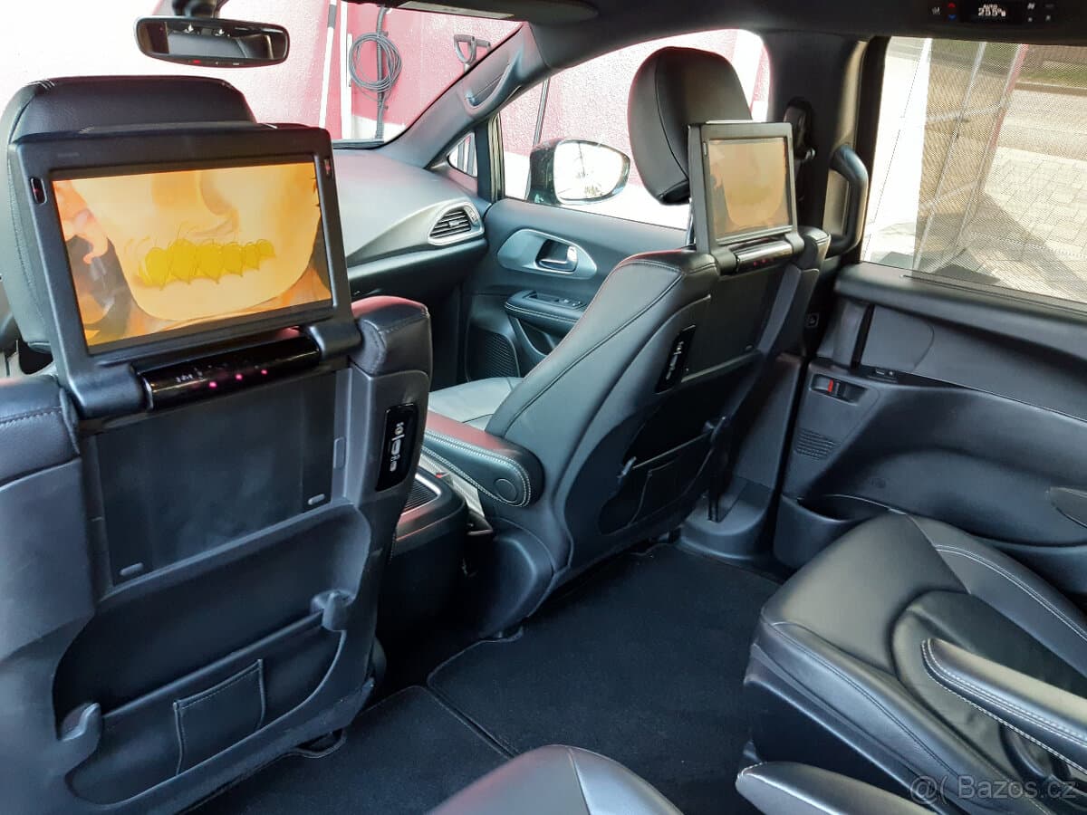 2019 Chrysler PACIFICA - 15