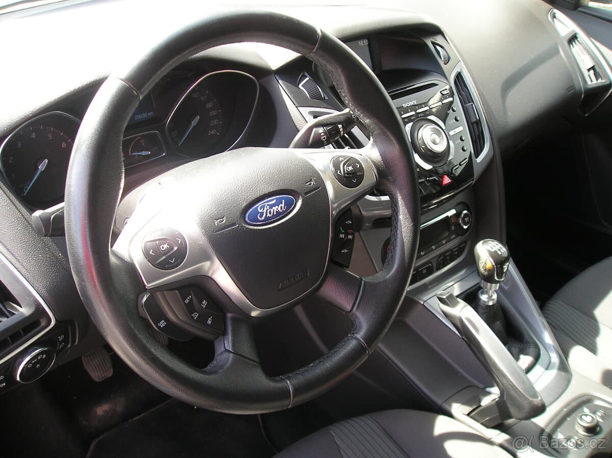 2011 Ford FOCUS - 15